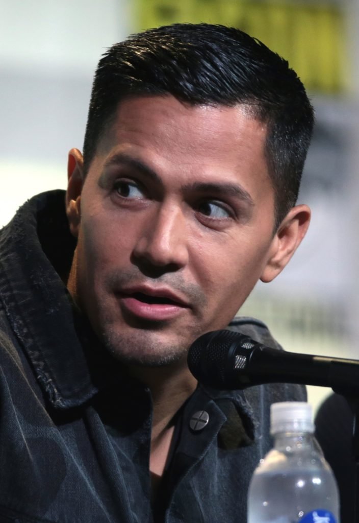 Photo of Jay Hernandez