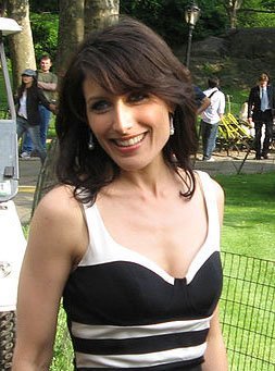 Photo of Lisa Edelstein
