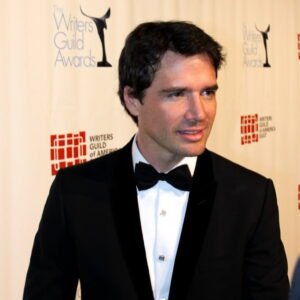 Photo of Matthew Settle