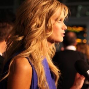 Photo of Sara Paxton