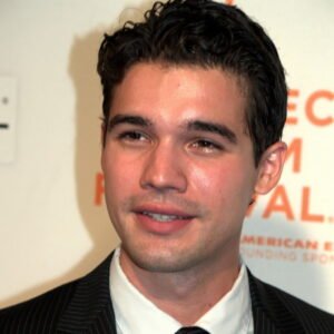 Photo of Steven Strait