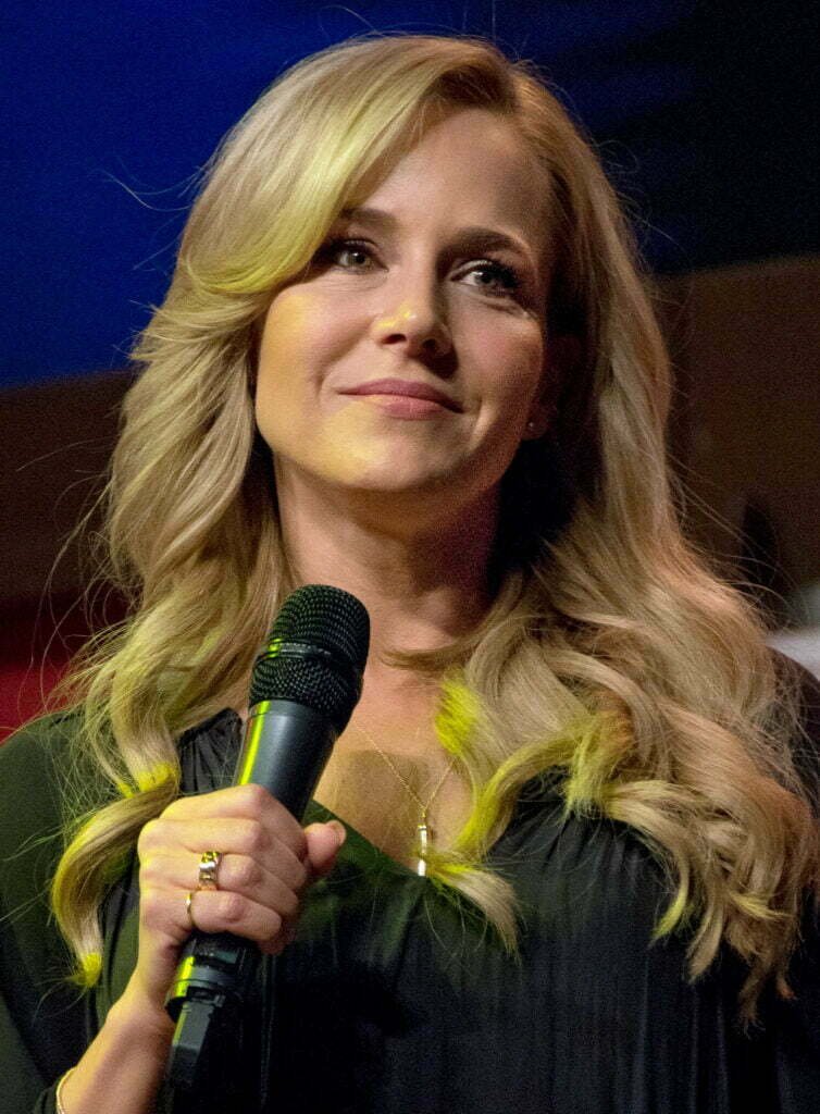 Photo of Julie Benz