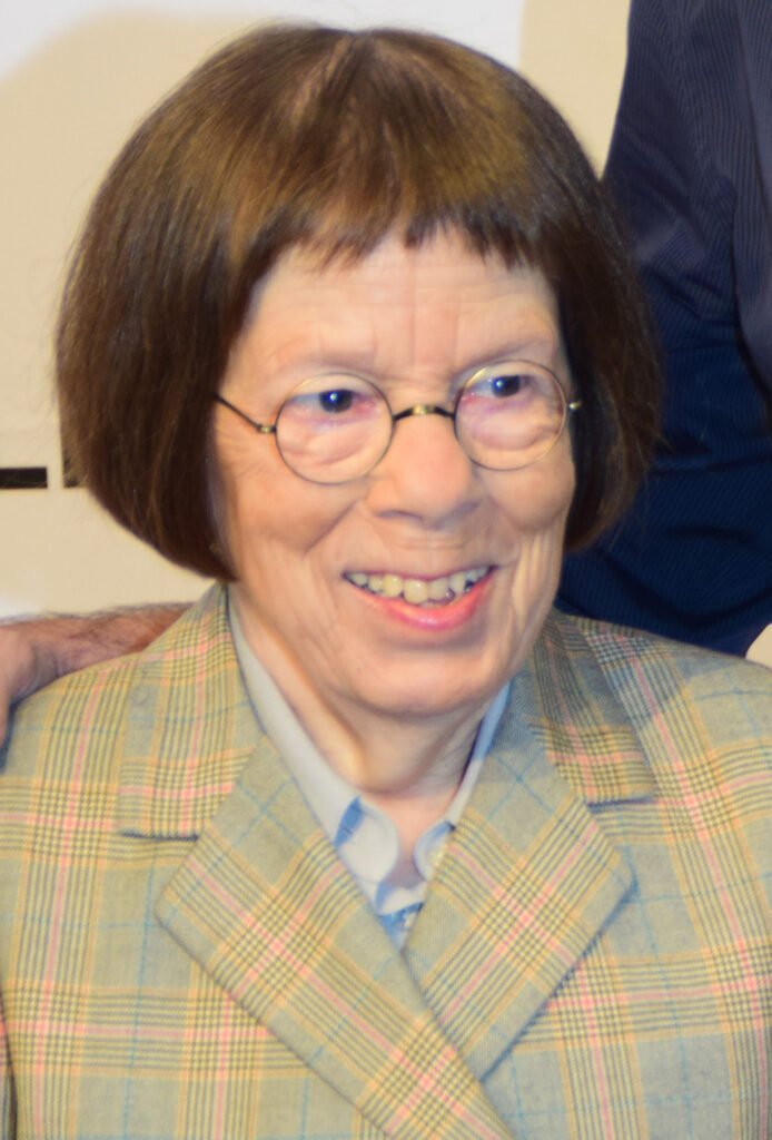 Photo of Linda Hunt