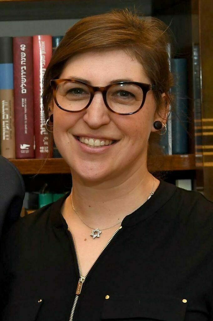 Photo of Mayim Bialik