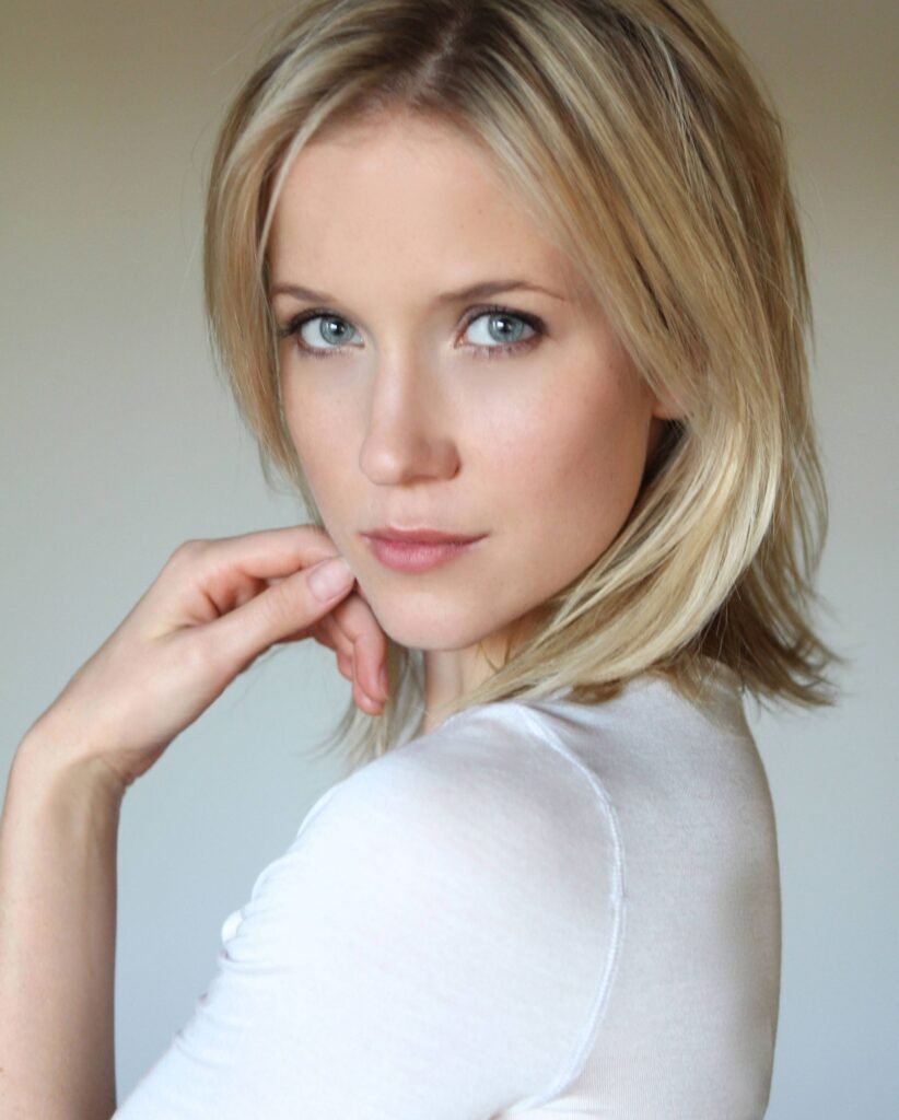 Photo of Jessy Schram