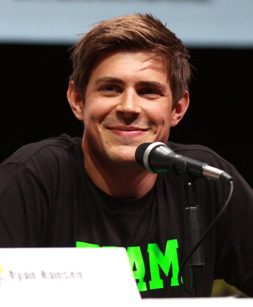Photo of Chris Lowell