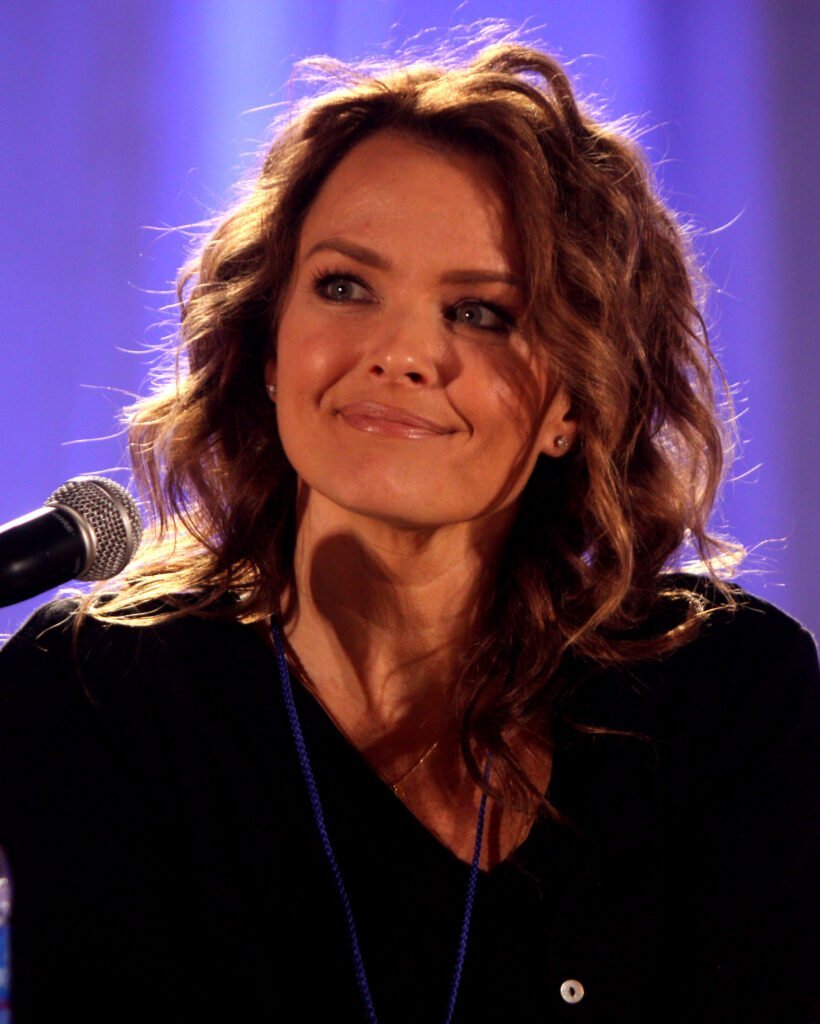 Photo of Dina Meyer