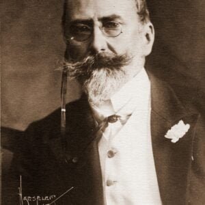 Photo of William Merritt Chase