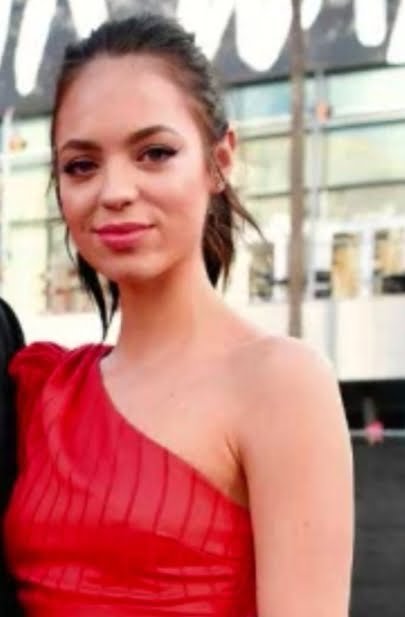 Photo of Claudia Sulewski