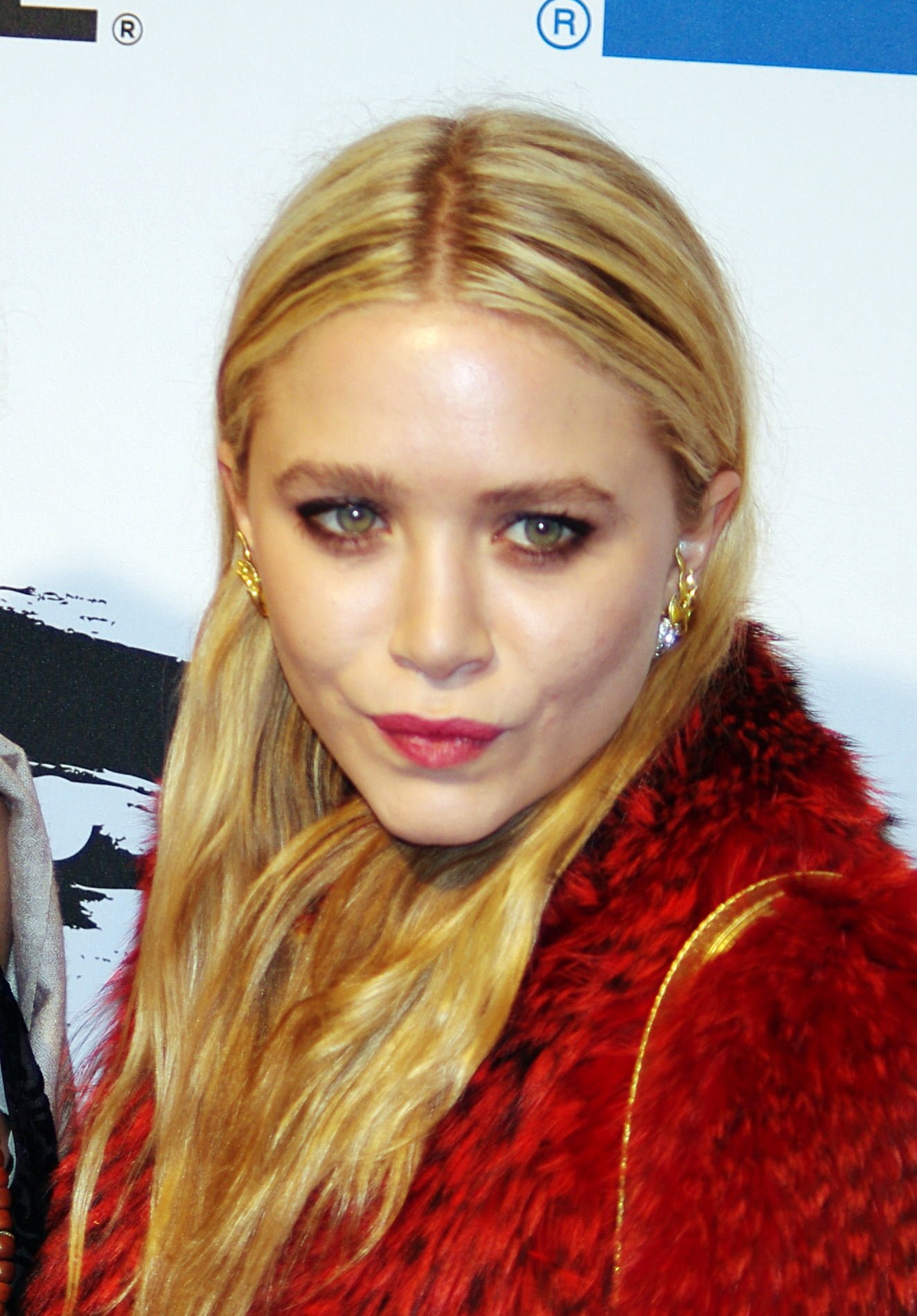 Is Mary Kate Olsen Dead Age Birthplace And Zodiac Sign