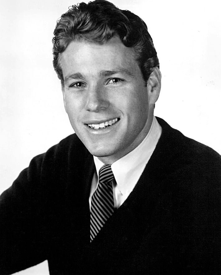 Is Ryan O'Neal Dead? Age, Birthplace and Zodiac Sign