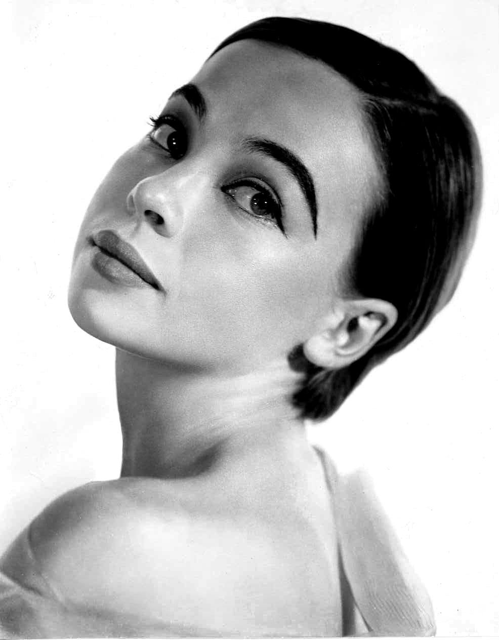 Photo of Leslie Caron