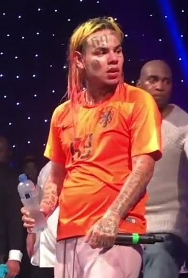 Photo of 6ix9ine