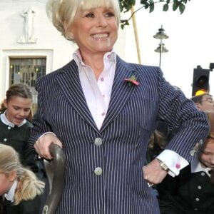 Photo of Barbara Windsor