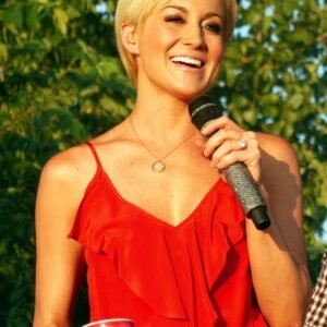 Photo of Kellie Pickler