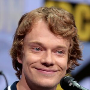 Photo of Alfie Allen