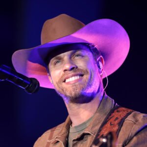 Photo of Dustin Lynch