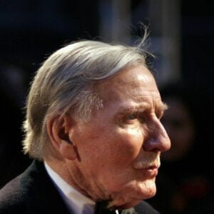 Photo of Leslie Phillips