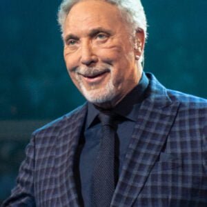 Photo of Tom Jones (singer)