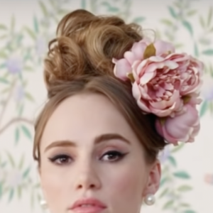 Photo of Suki Waterhouse