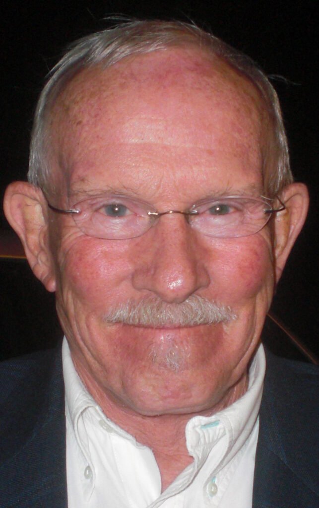 Photo of Tom Smothers