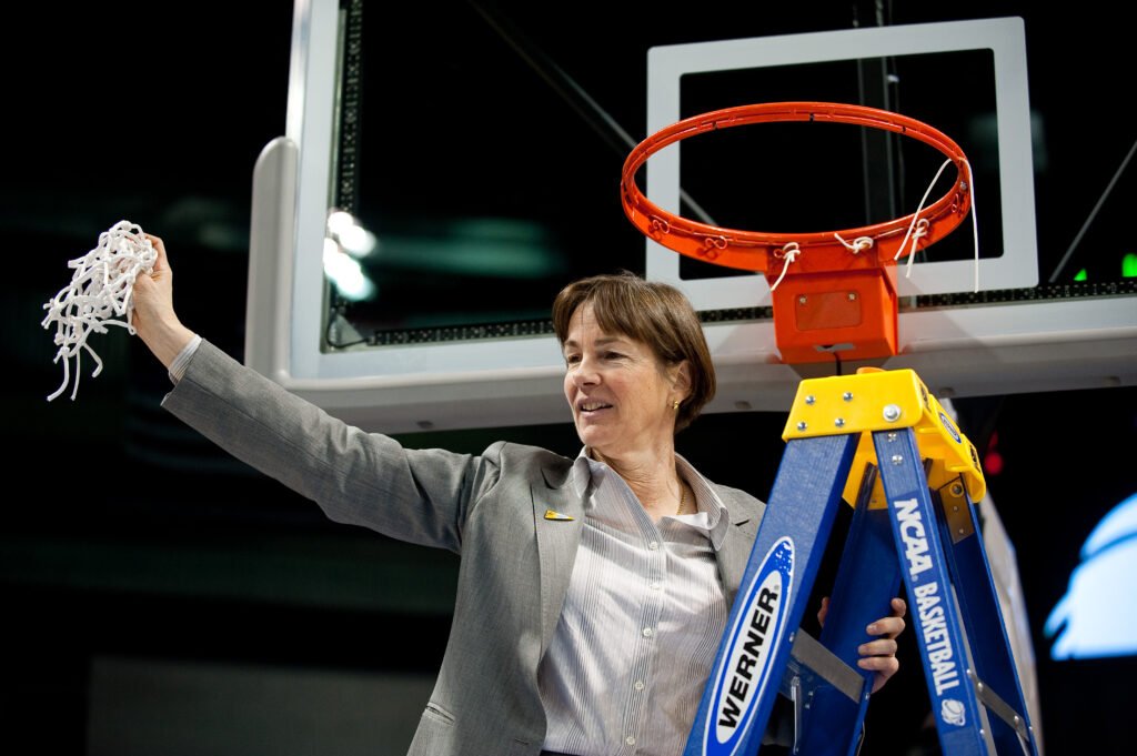 Photo of Tara VanDerveer