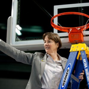 Photo of Tara VanDerveer